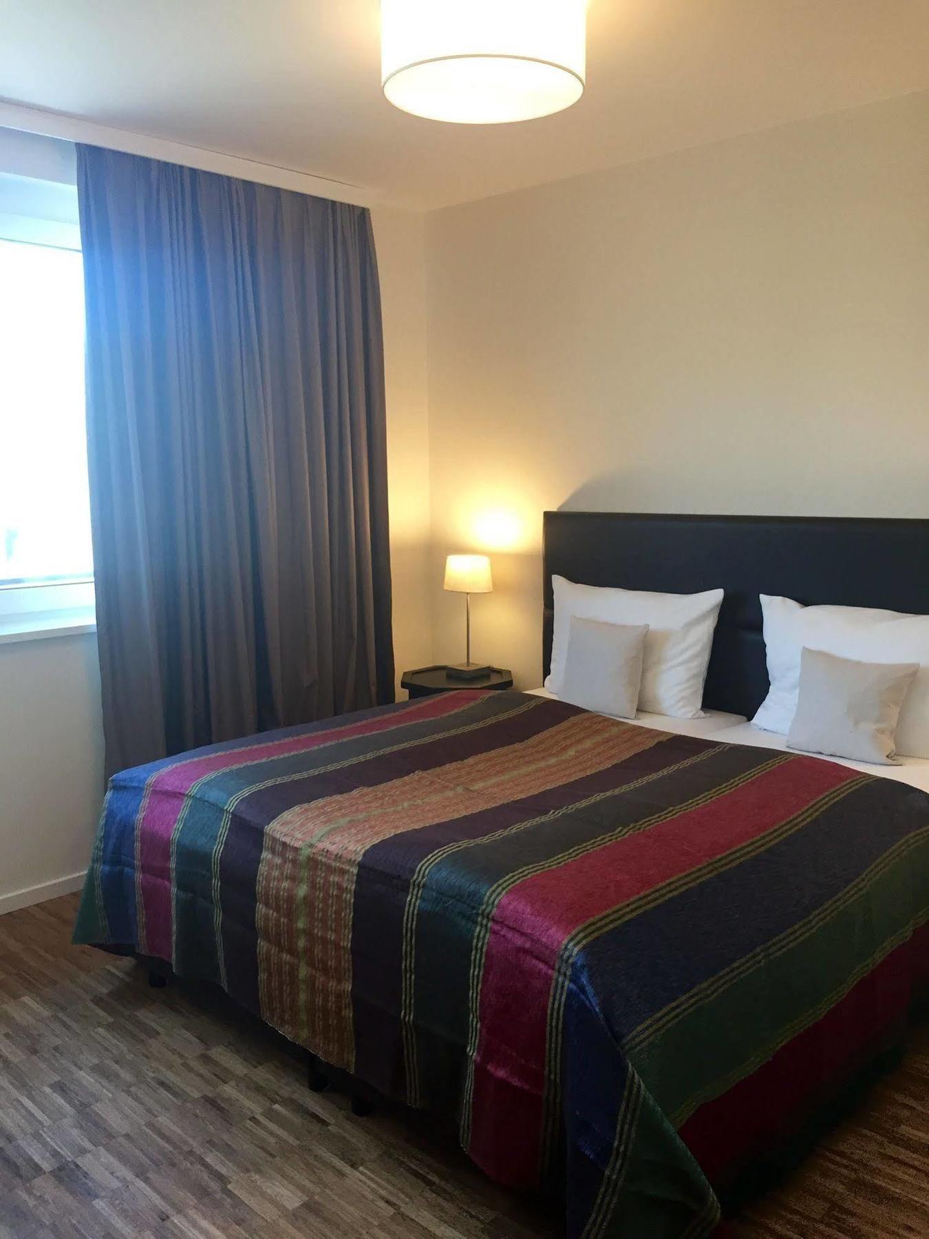 Stay! Hotel Boardinghouse ฮัมบูร์ก ภายนอก รูปภาพ