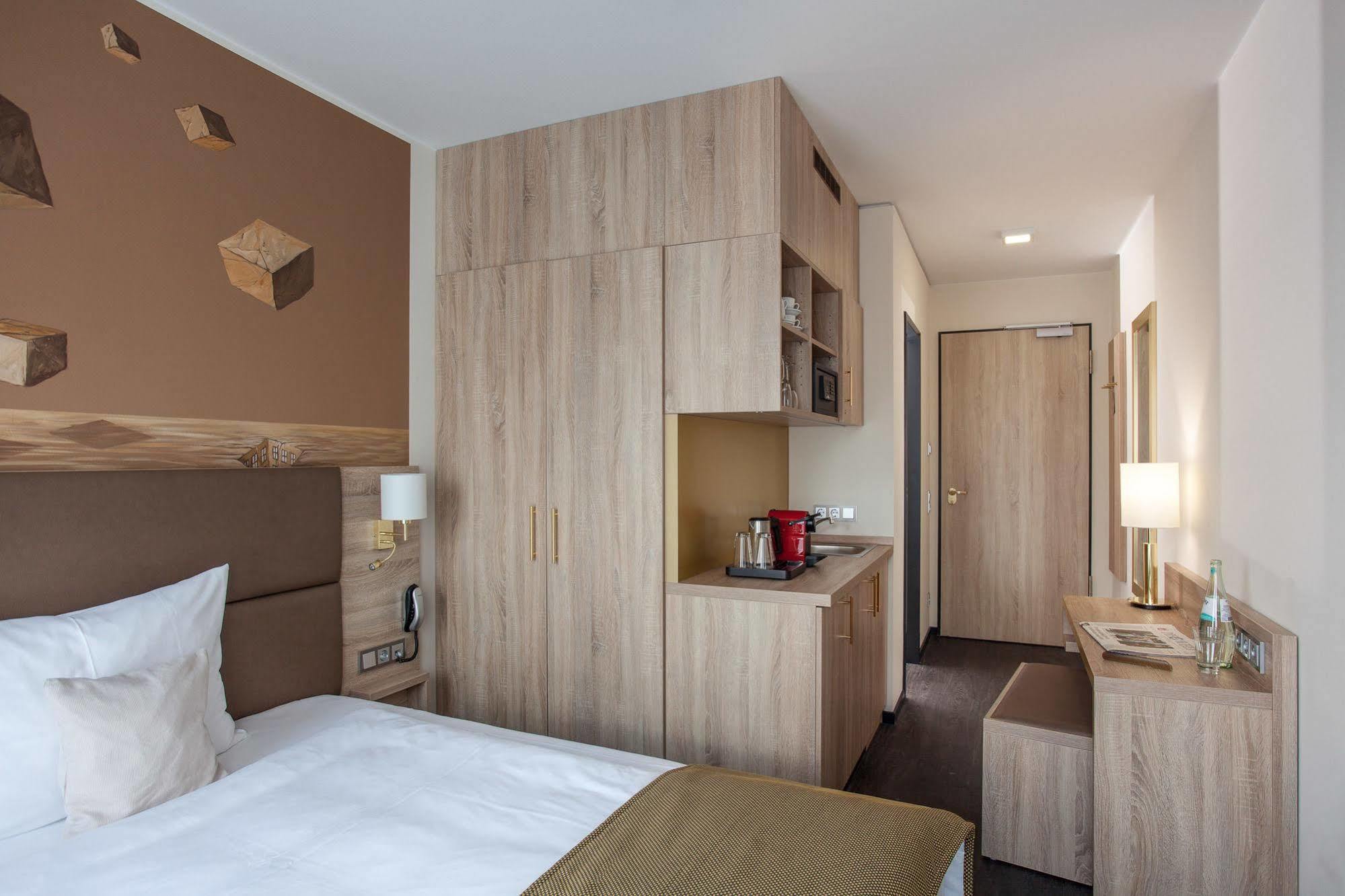 Stay! Hotel Boardinghouse ฮัมบูร์ก ภายนอก รูปภาพ